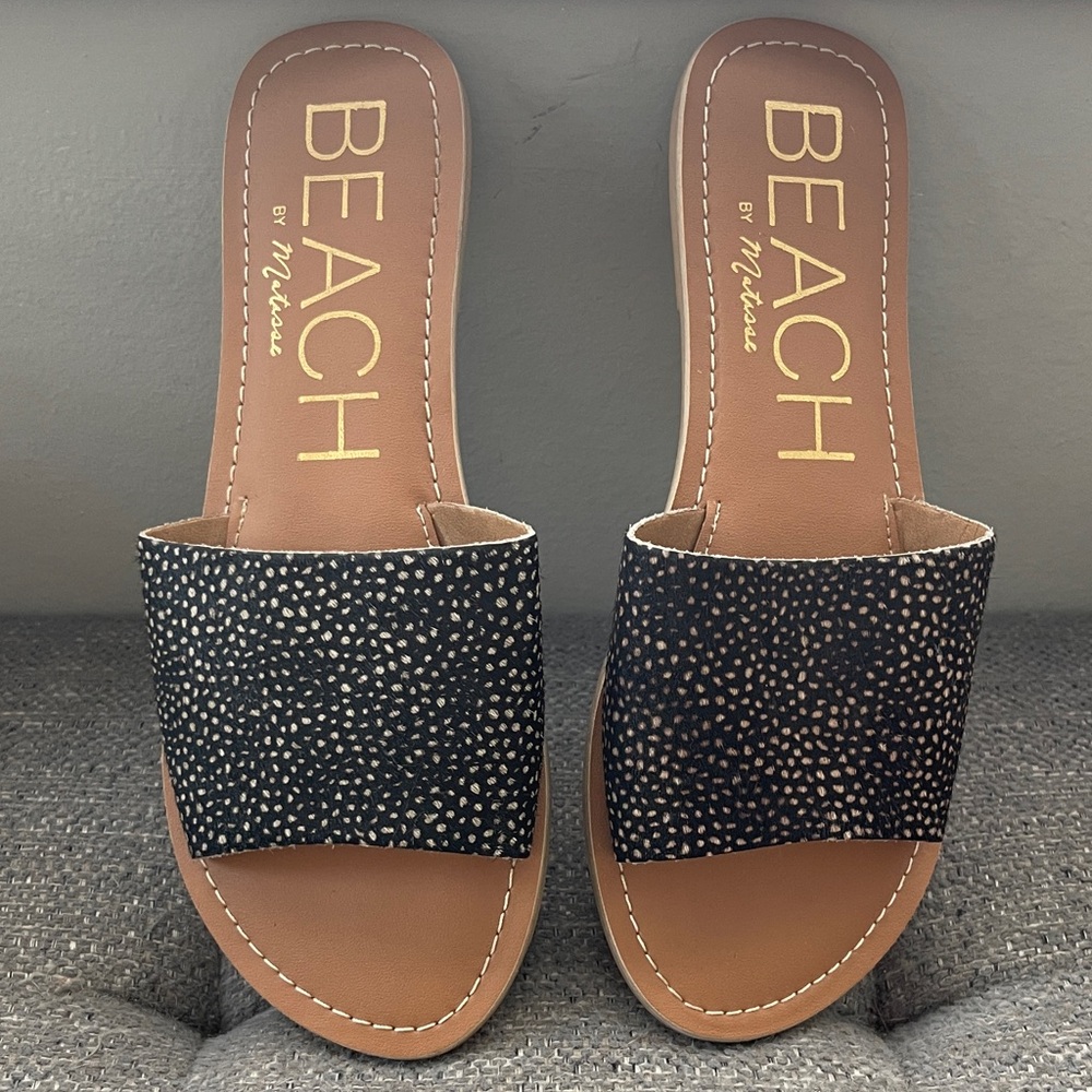 Buckle Black and Tan Sandals size 8